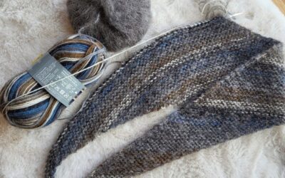 Wie aus einem Wollknäuel drei Pembroke Scarfs und ein walisisches Früchtebrot wurden